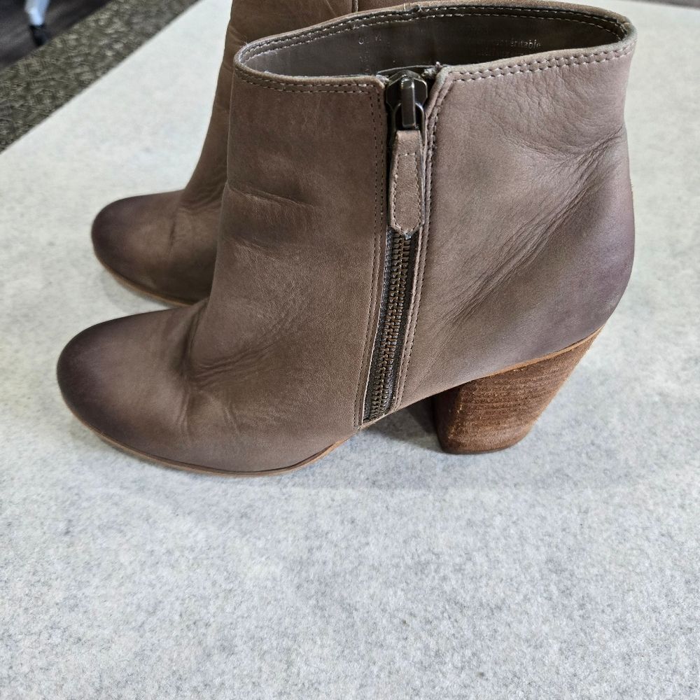 🐢 BP Trolley Ankle Booties in Tan Size 8.5 Tan Leather - Picture 11 of 11